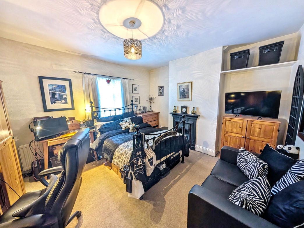 Property image 5 of 9