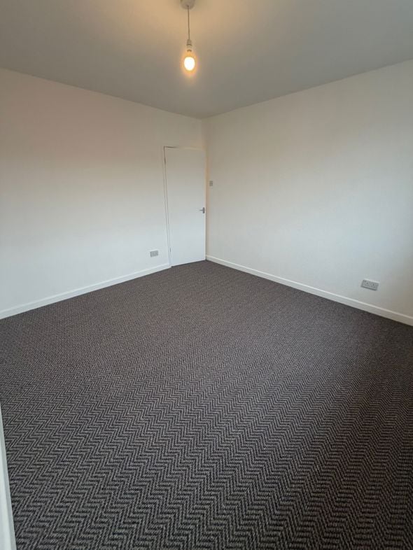 Property image 2 of 12