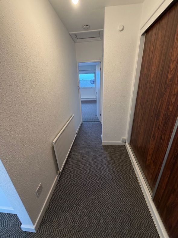 Property image 4 of 12