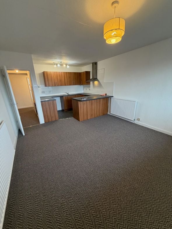 Property image 6 of 12