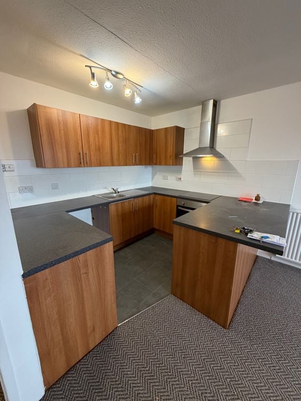 Property image 8 of 12