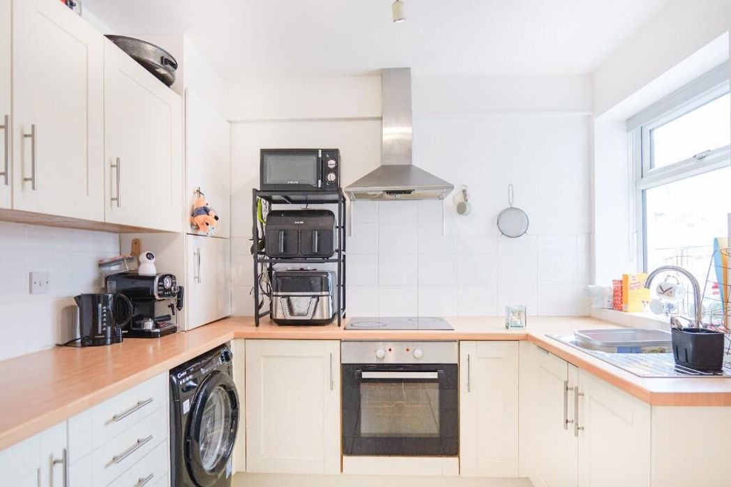 Property image 4 of 16