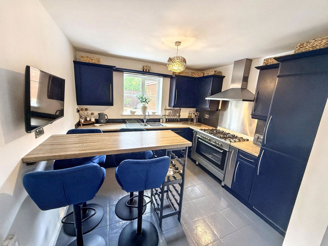Property image 8 of 43