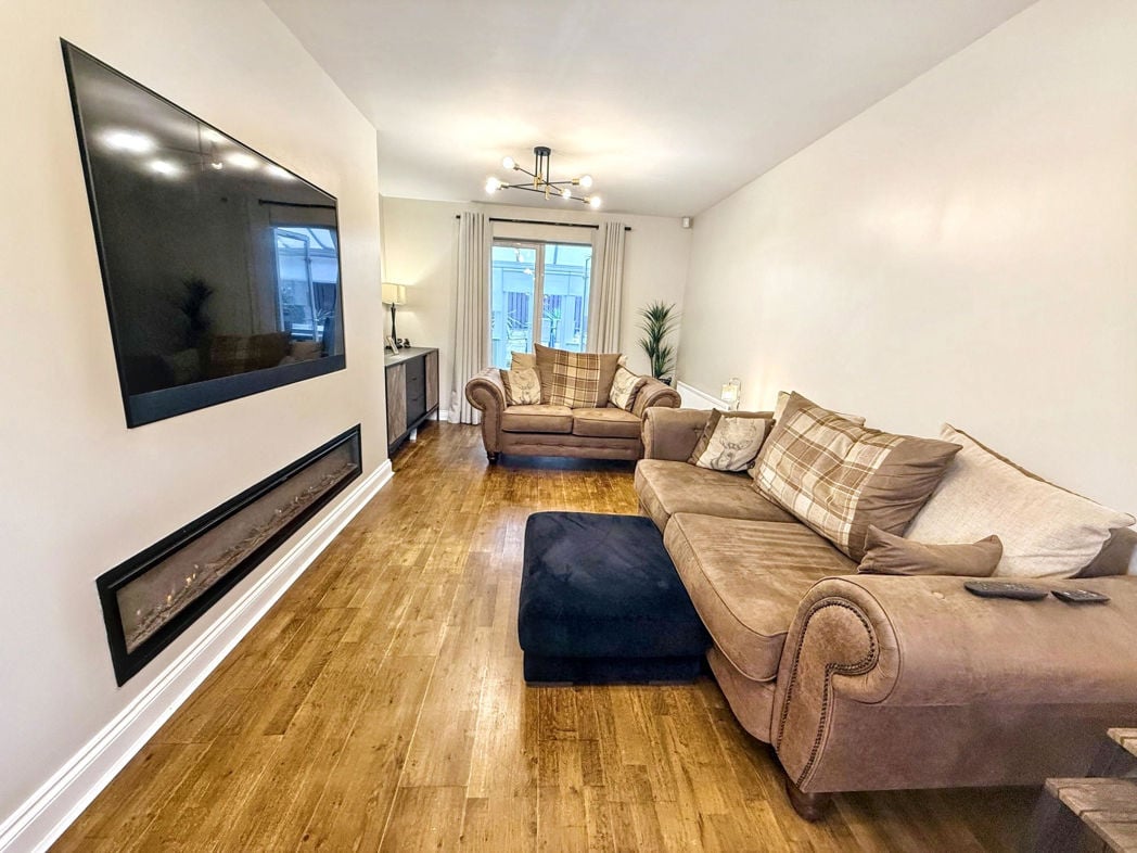 Property image 5 of 43