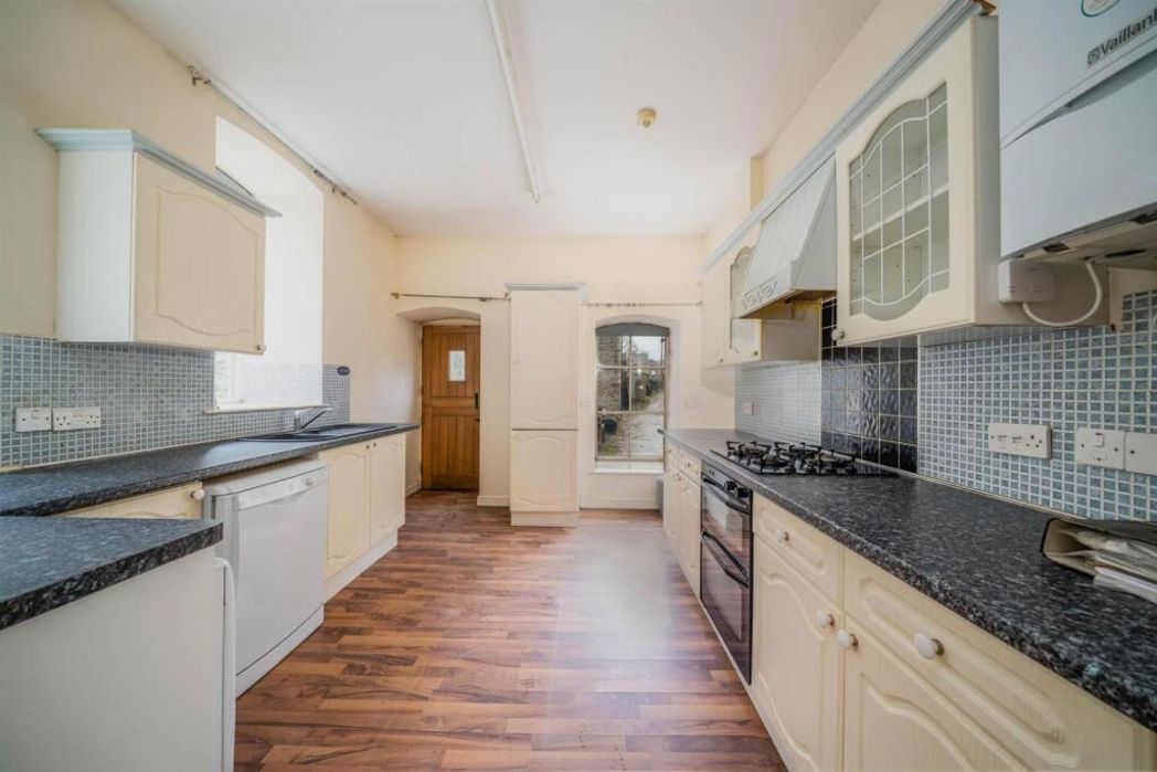 Property image 2 of 13