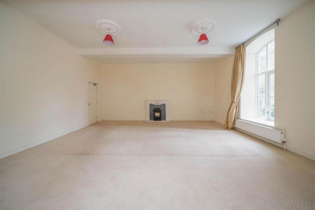 Property image 3 of 13