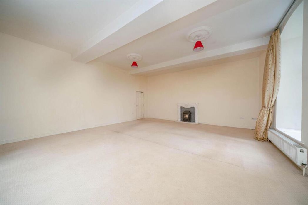 Property image 4 of 13