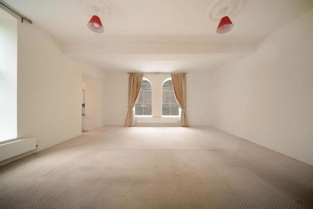 Property image 5 of 13