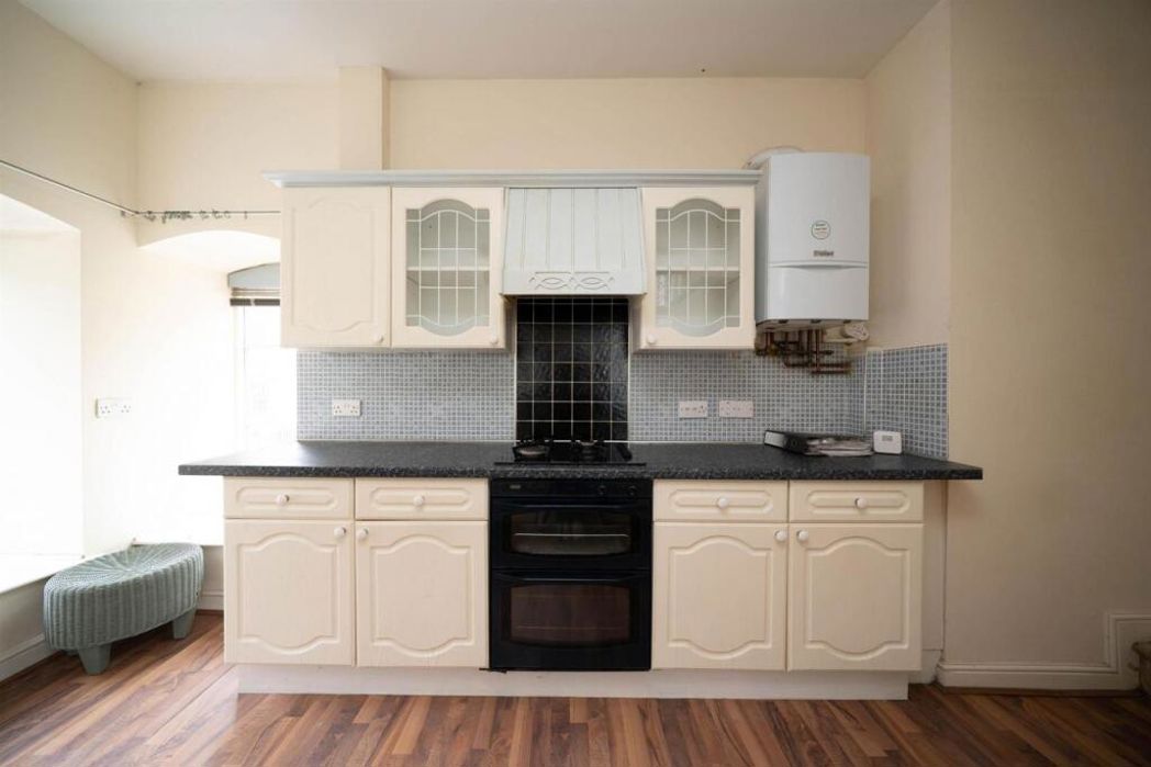 Property image 6 of 13