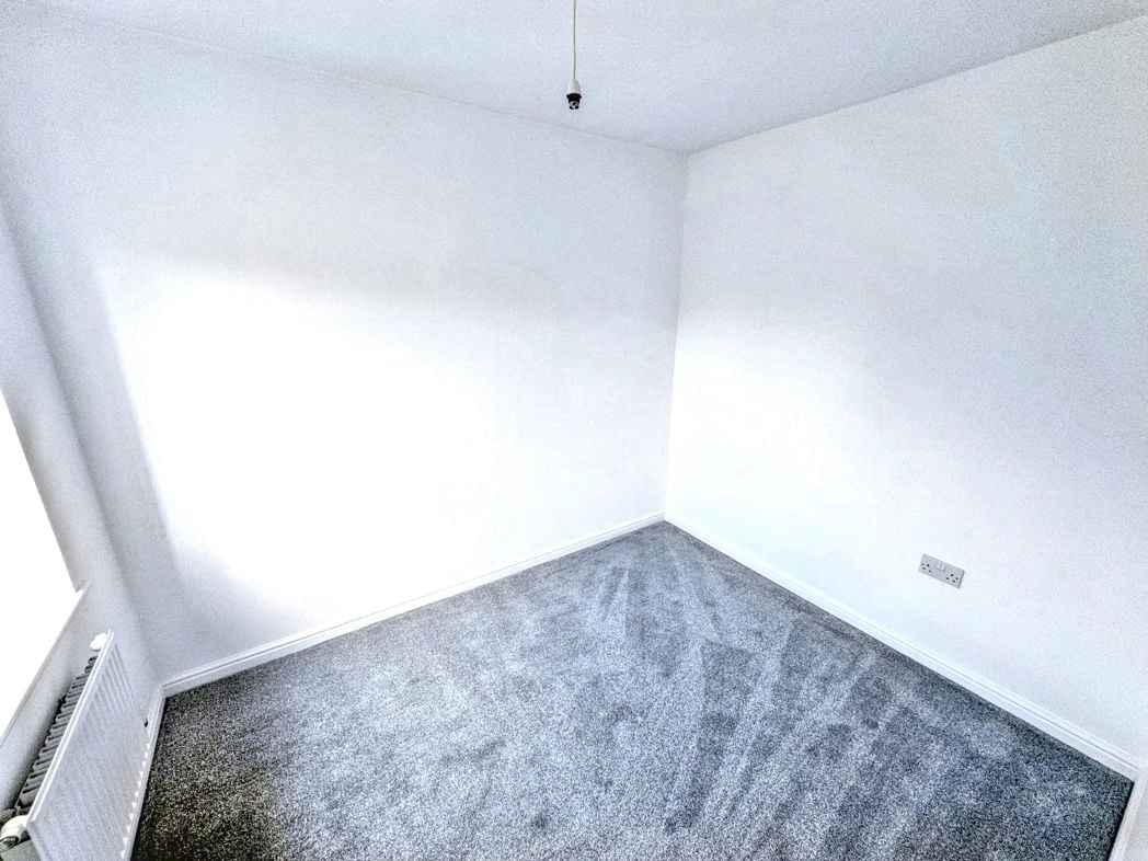 Property image 11 of 14