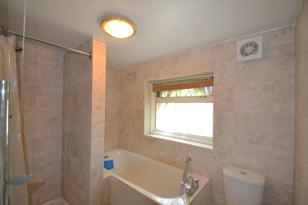 Property image 11 of 17