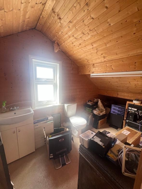 Property image 17 of 24