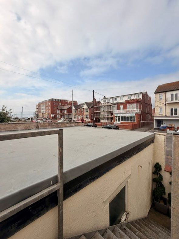 Property image 4 of 37