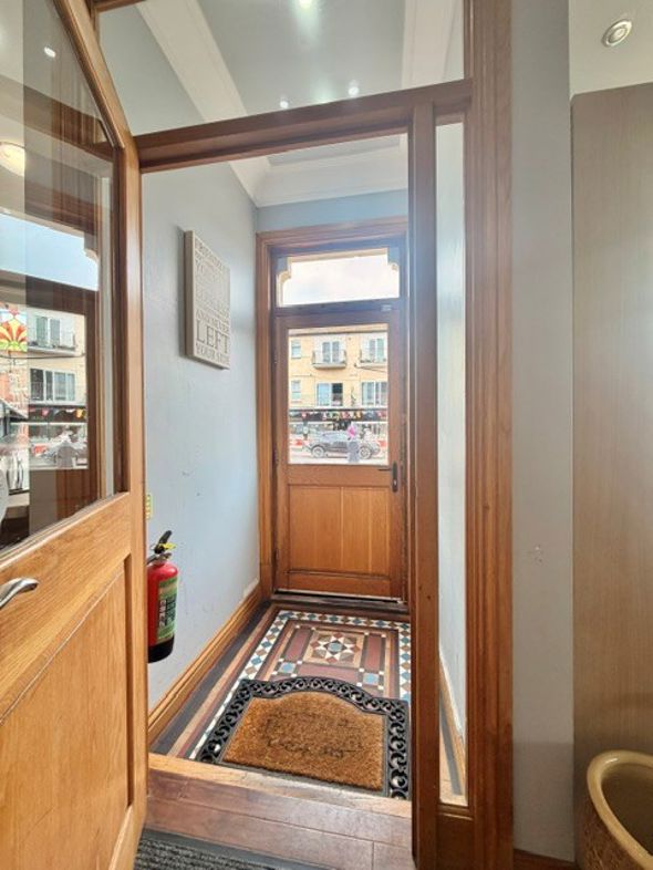 Property image 6 of 37