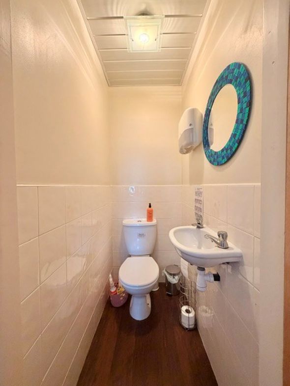 Property image 11 of 37