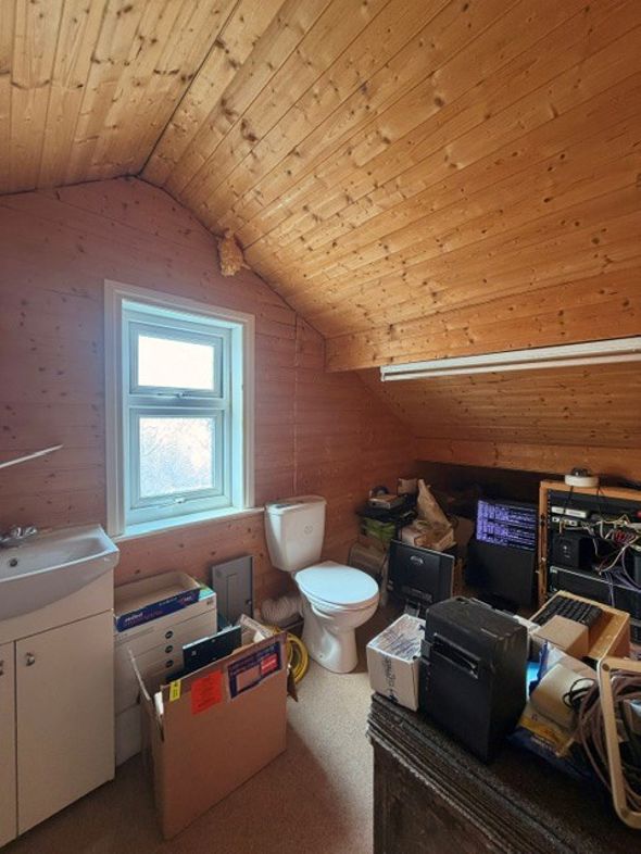 Property image 17 of 37