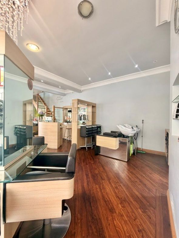 Property image 18 of 37