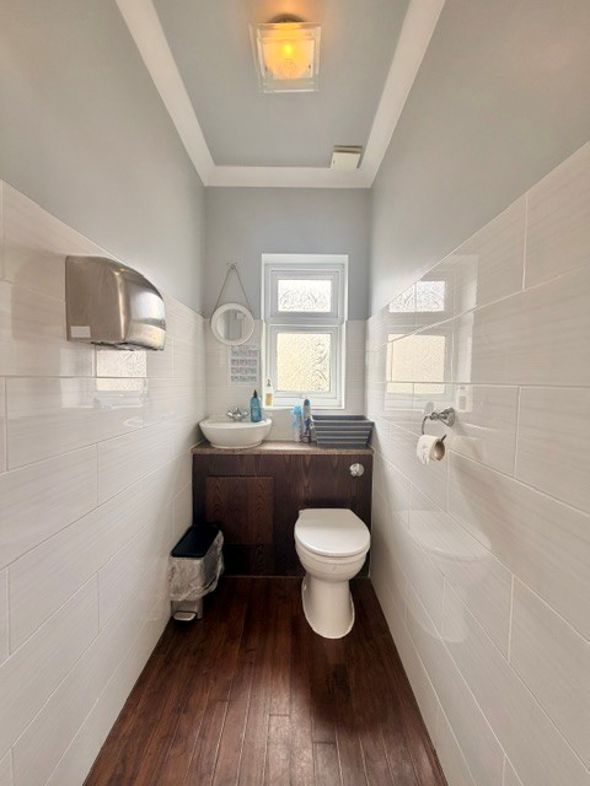 Property image 27 of 37