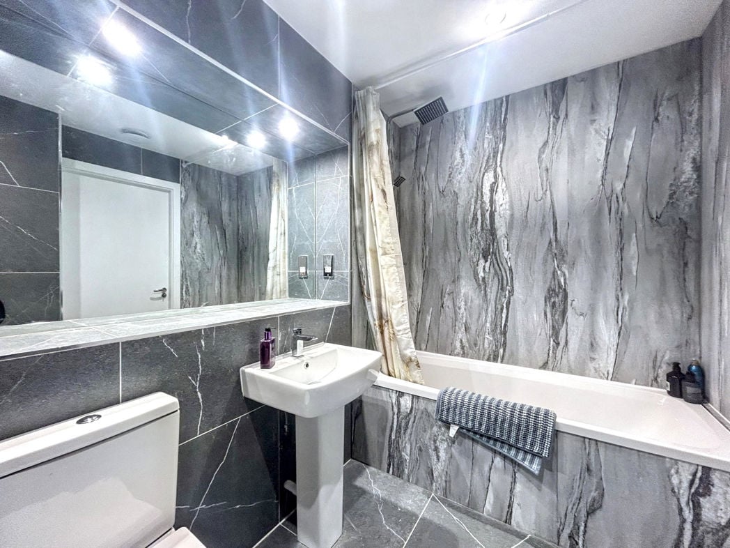 Property image 7 of 8