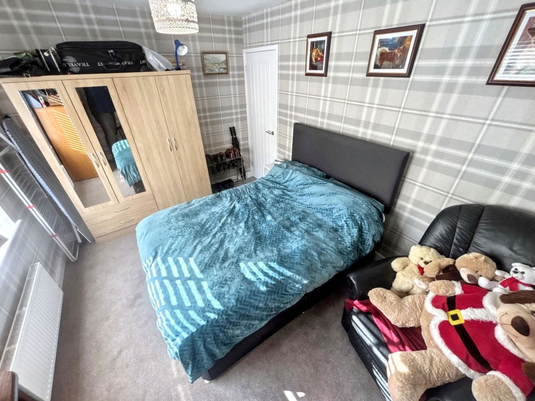 Property image 11 of 15