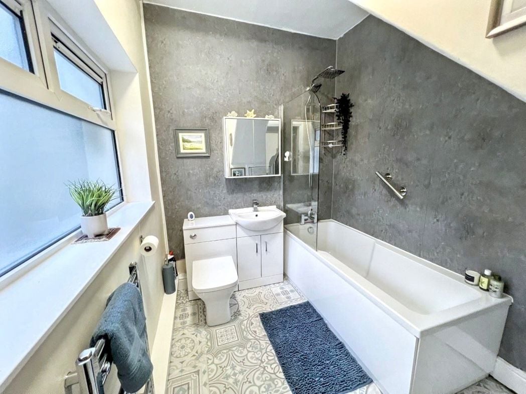 Property image 6 of 11