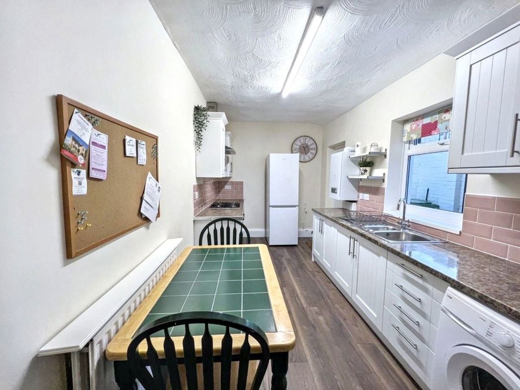 Property image 5 of 11