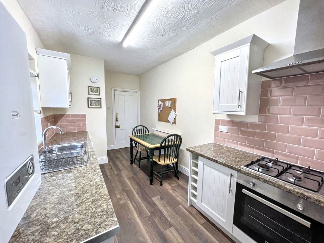 Property image 4 of 11