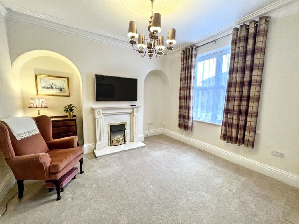 Property image 1 of 11