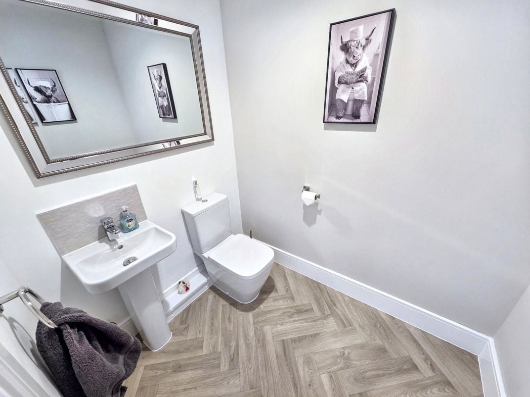 Property image 7 of 37