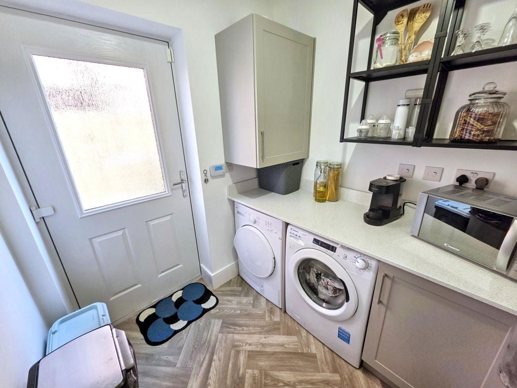 Property image 13 of 37