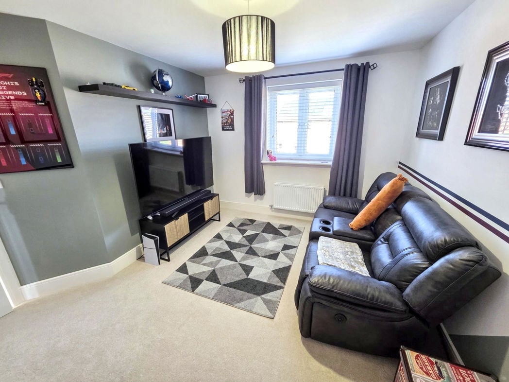 Property image 22 of 37