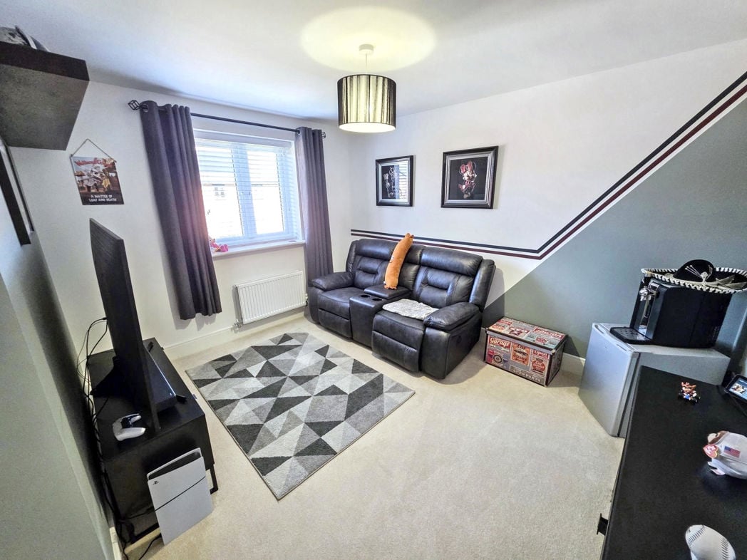 Property image 21 of 37