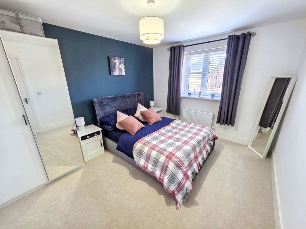 Property image 26 of 37