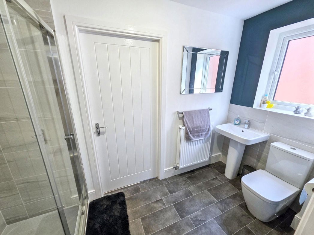Property image 28 of 37