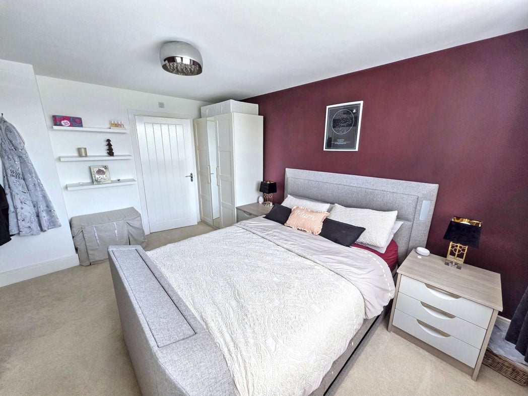 Property image 19 of 37