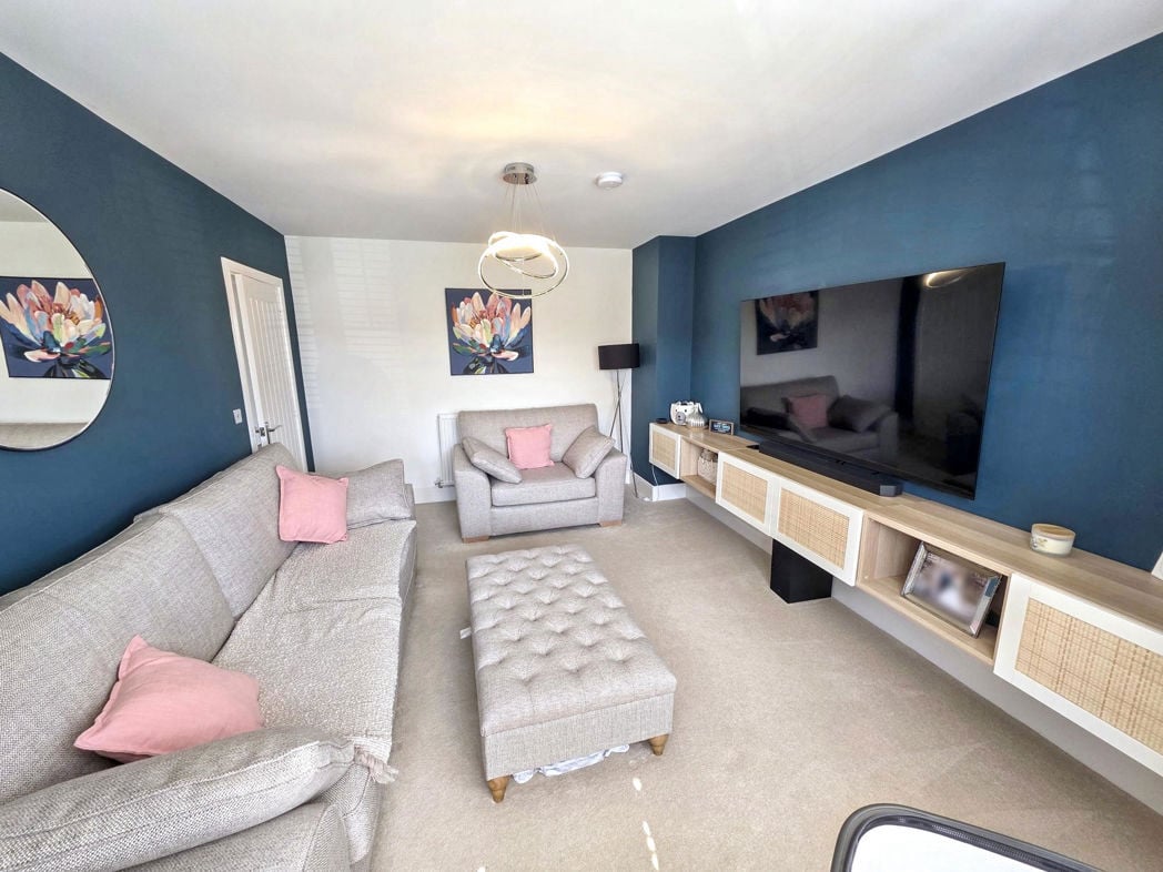 Property image 6 of 37