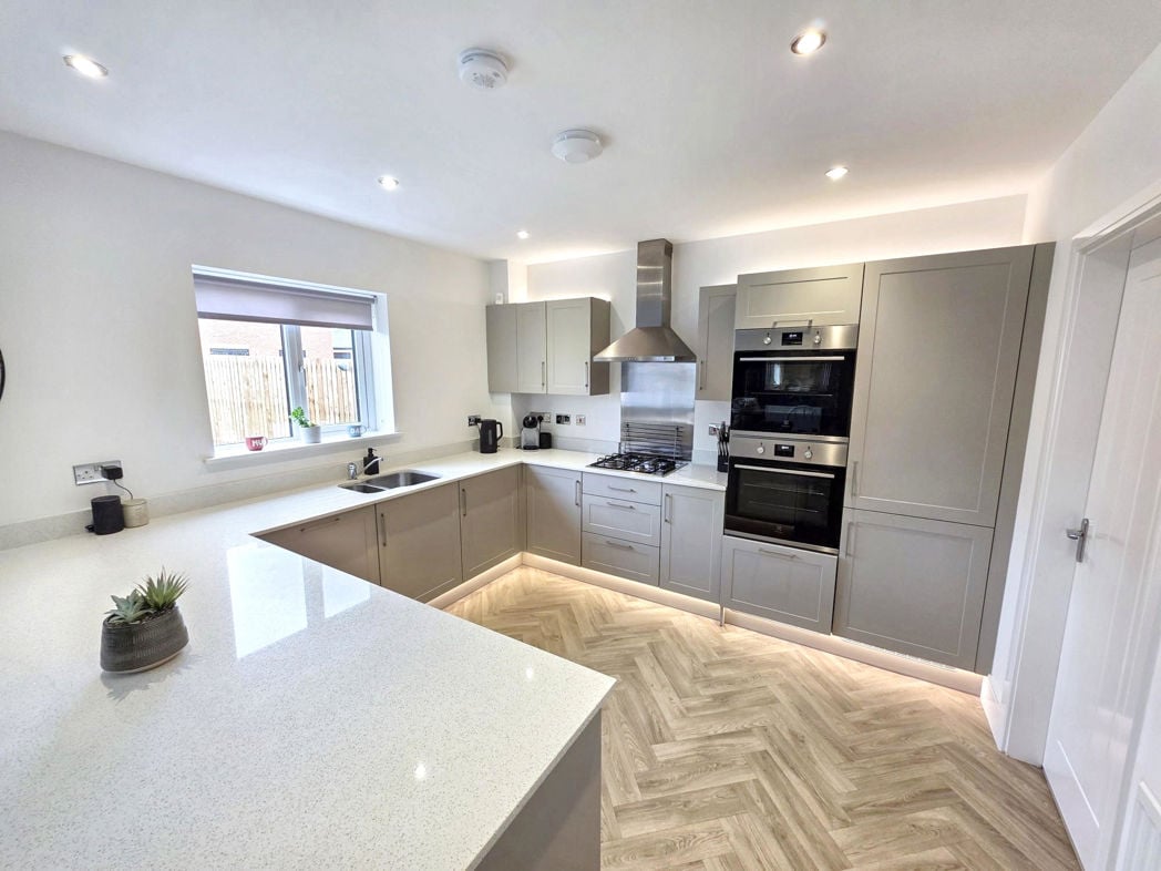 Property image 3 of 37