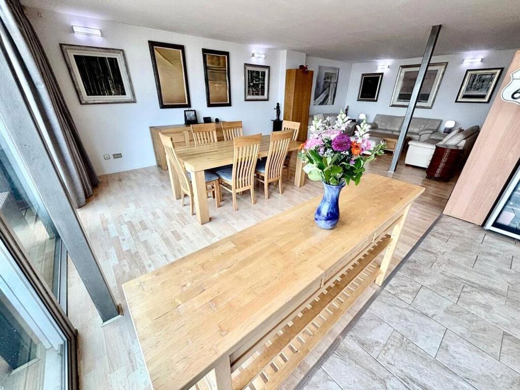 Property image 3 of 26