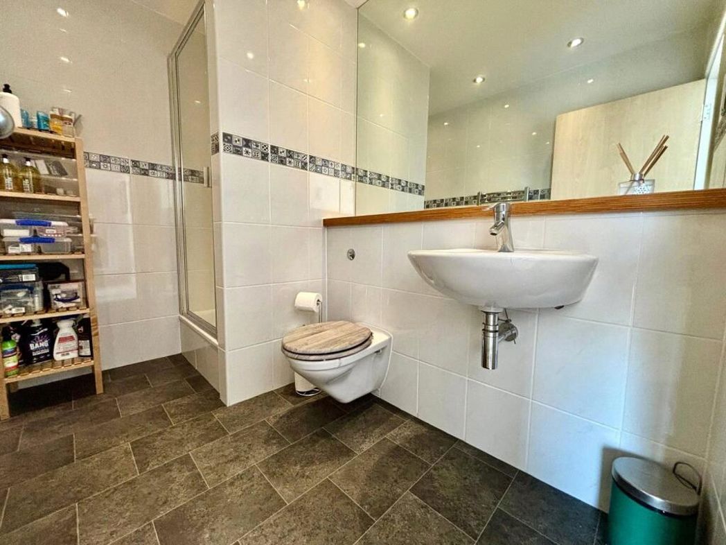 Property image 8 of 26