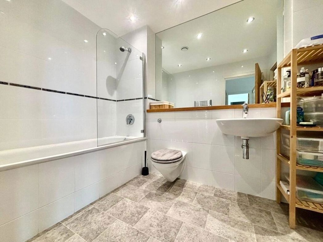 Property image 16 of 26
