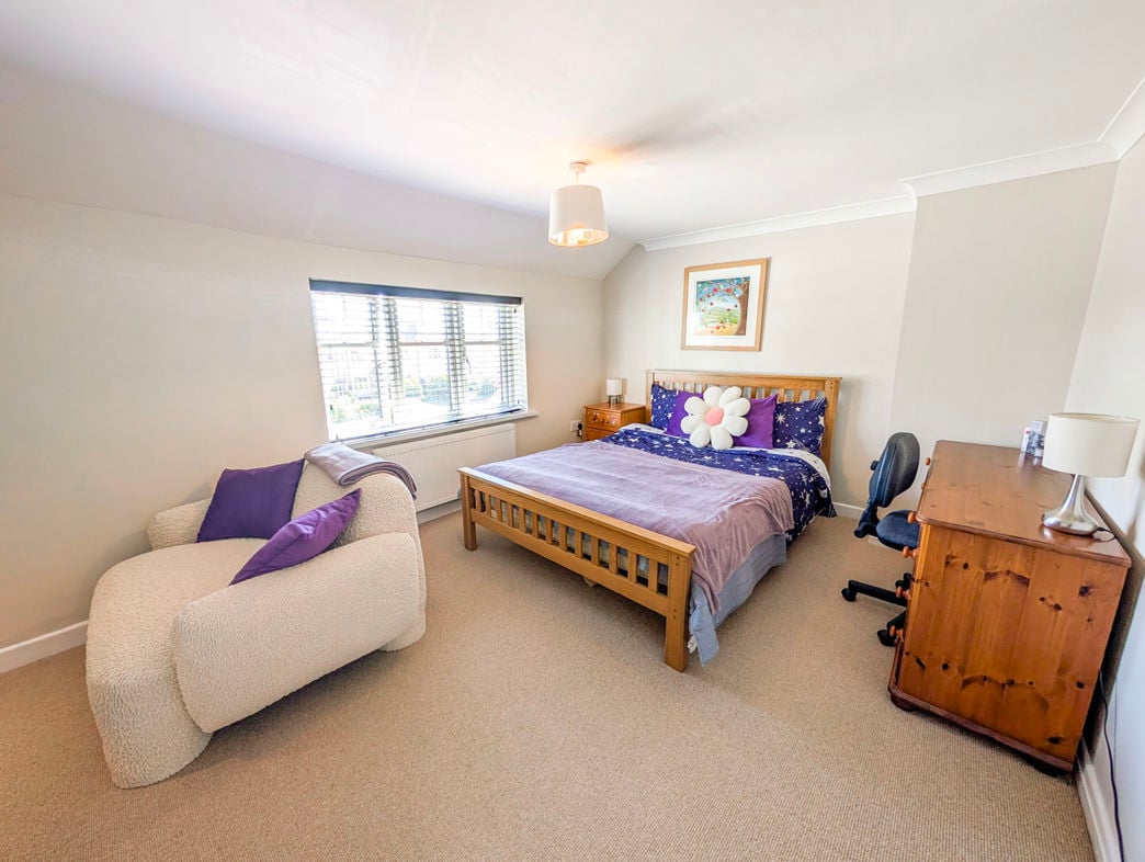 Property image 9 of 16