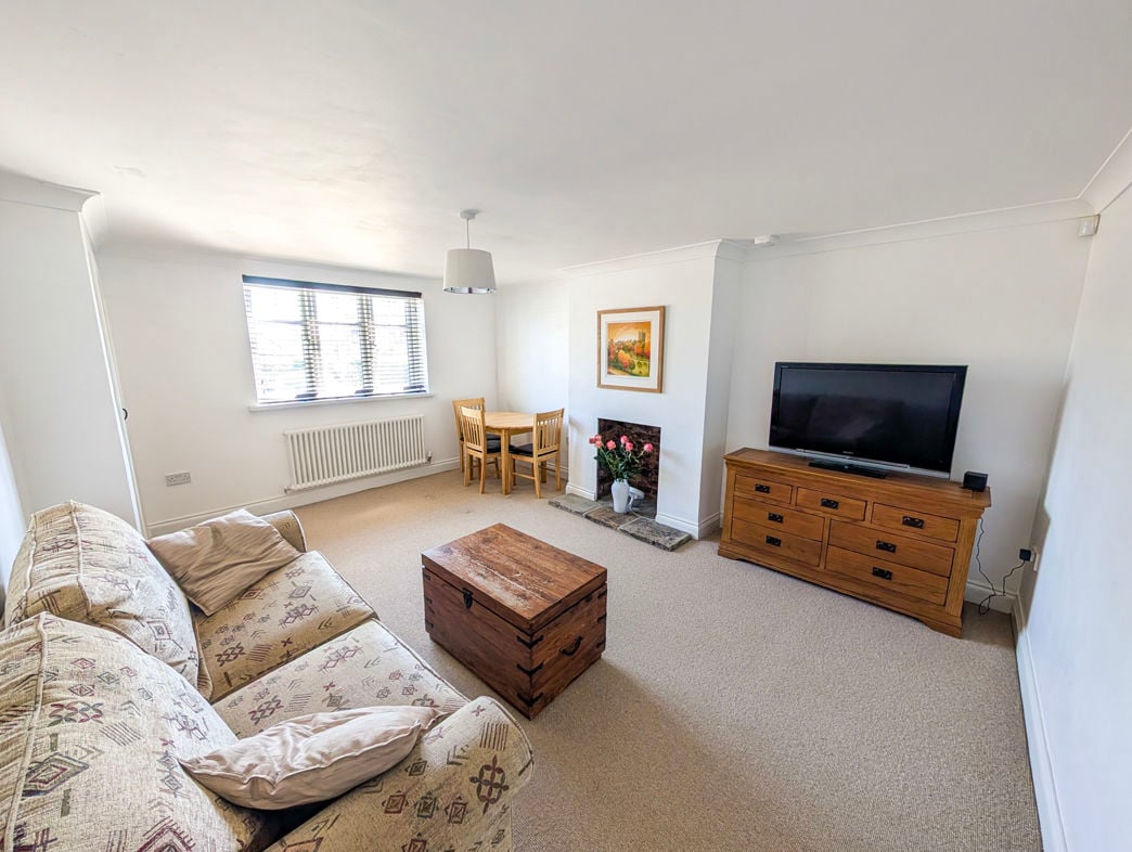 Property image 4 of 16