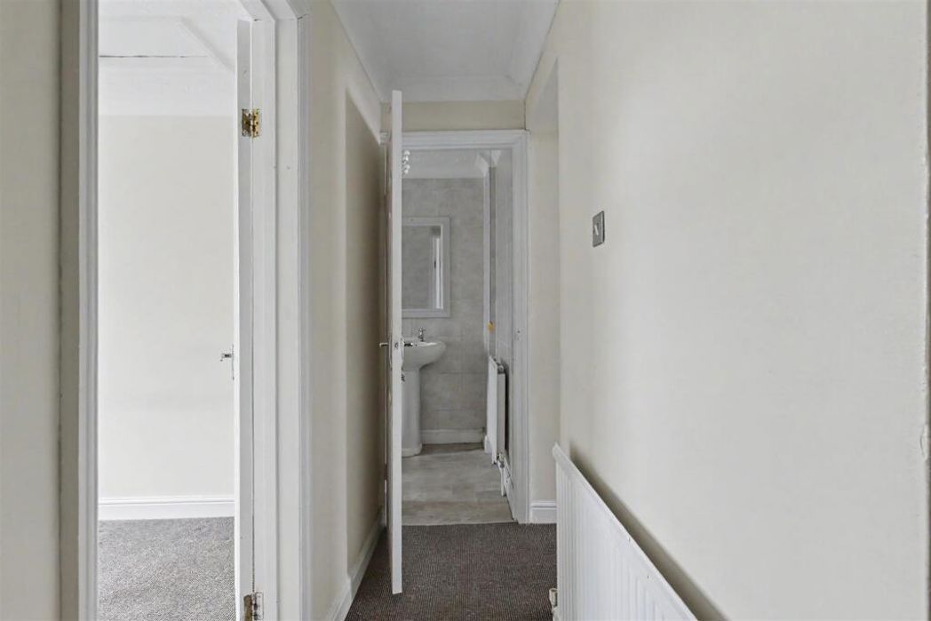 Property image 7 of 12
