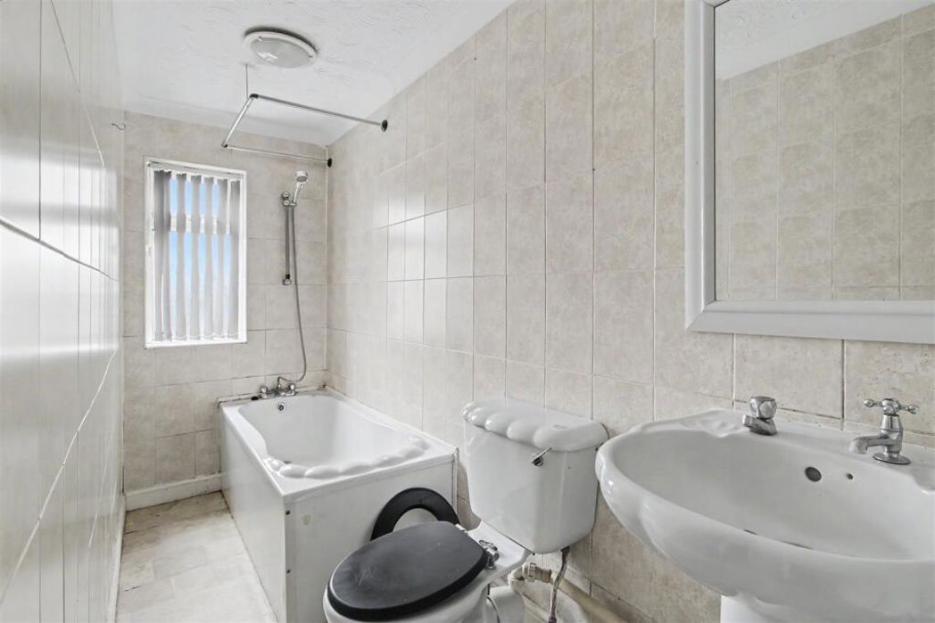 Property image 11 of 12
