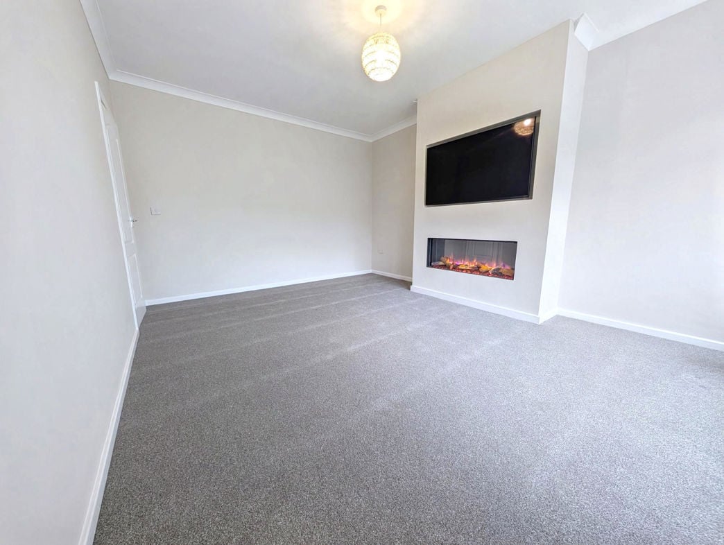 Property image 4 of 15