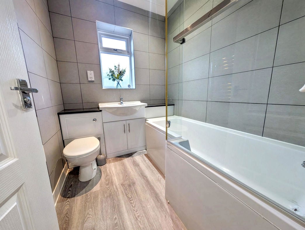 Property image 7 of 15