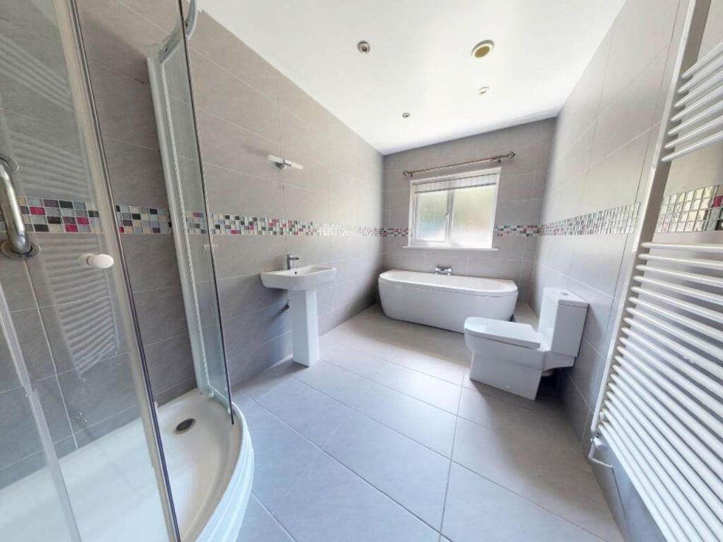 Property image 12 of 17