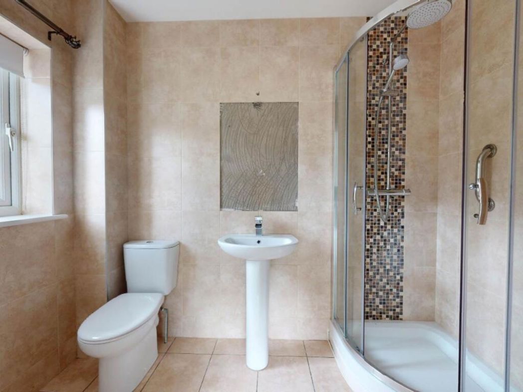 Property image 13 of 17
