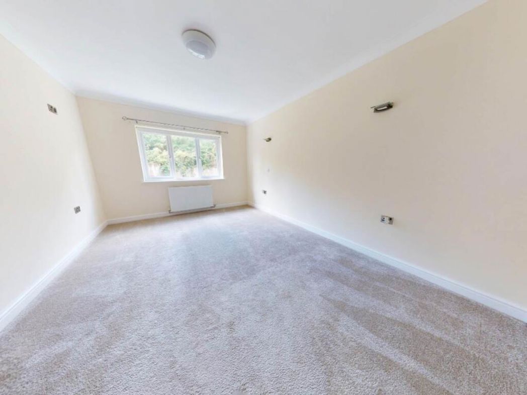 Property image 15 of 17