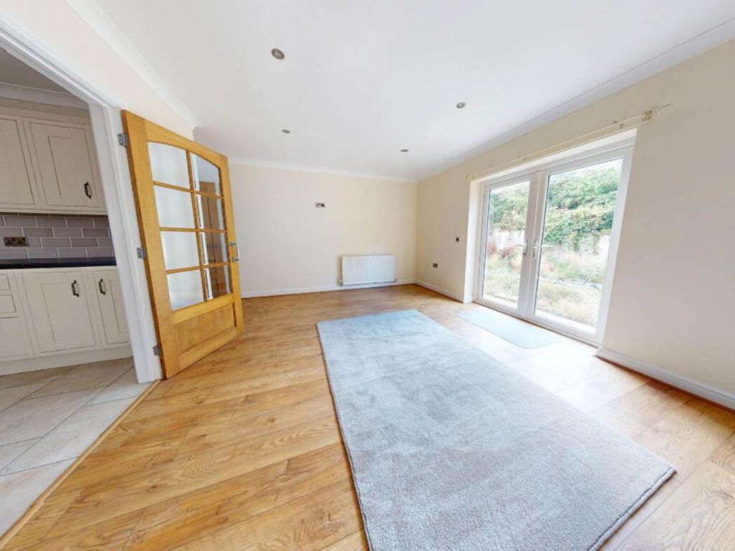 Property image 8 of 17